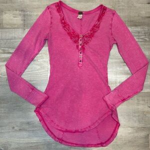 Free People We the Free Lou Legacy Crochet Henley Tee Small DAMAGE see Pic Y2K